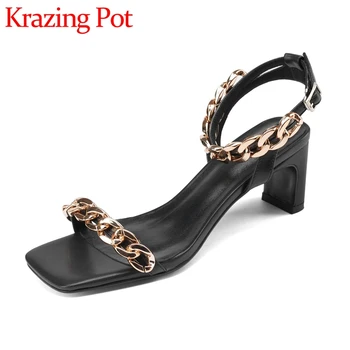 Krazing Pot 2022 Yaz Yeni Varış Hakiki Deri Yüksek Topuk Metal Zincir Dekorasyon Genç Bayan Streetwear Kadın Sandalet L2f2