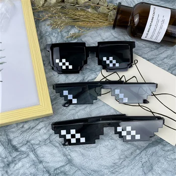 Mozaik Güneş Gözlüğü Mens Womens İçin Piksel Siyah Retro Oyun Robot Güneş Gözlüğü Serin Parti Vintage Shades Gözlük Dekorasyon Malzemeleri